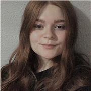 Estoy estudiando una carrera, por lo tanto soy apta para dar clases, sobre todo, para niños de primaria y en cualquier ámbito